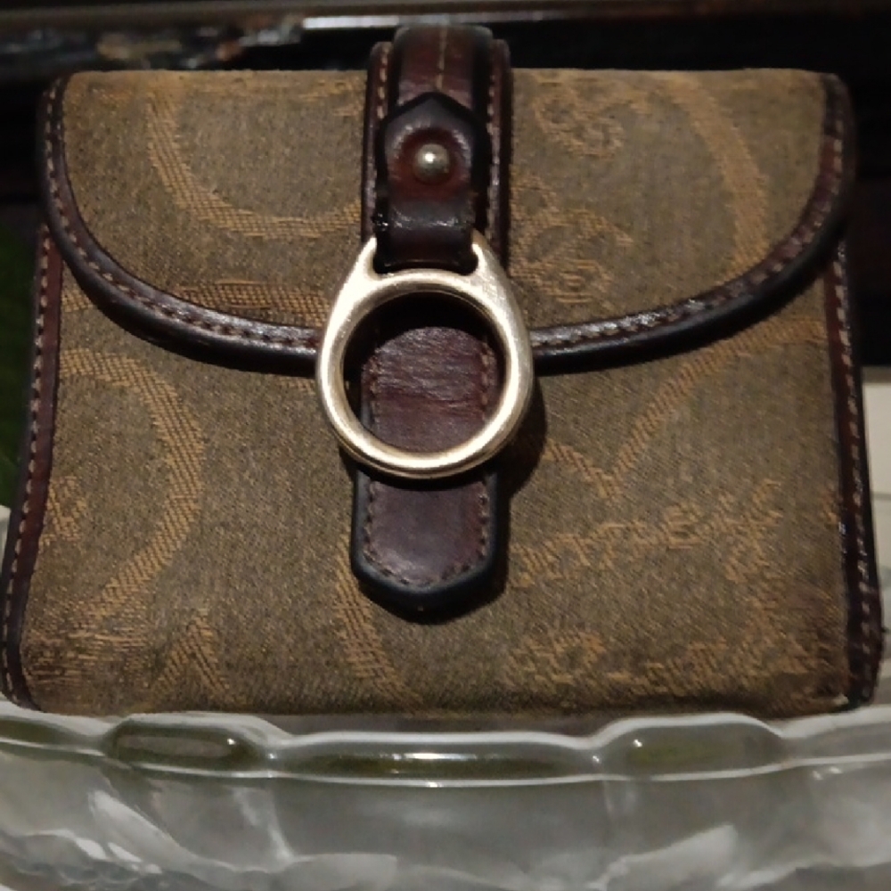 Dooney & Bourke Trifold Leather/Canvas Wallet Tan/brn Signature Monogram GUC